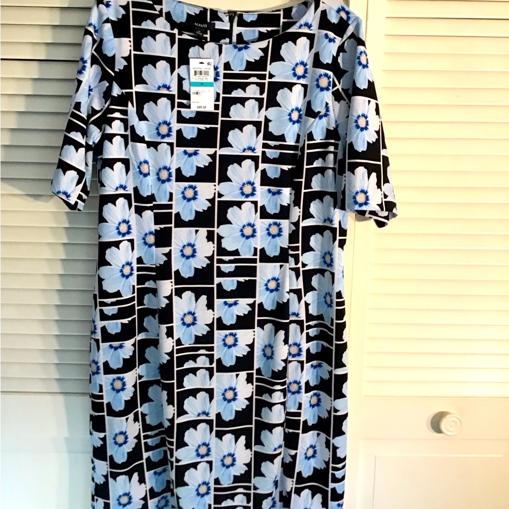 Alfani short sleeve floral dress